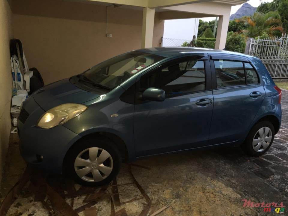 2006' Toyota Vitz photo #4