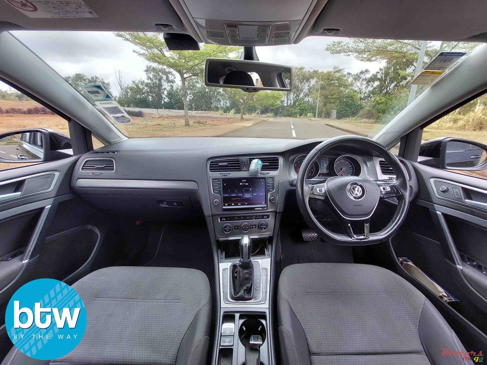 2014' Volkswagen Golf VII photo #6