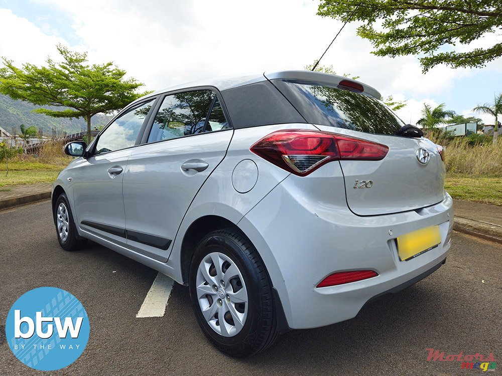 2017' Hyundai i20 photo #3