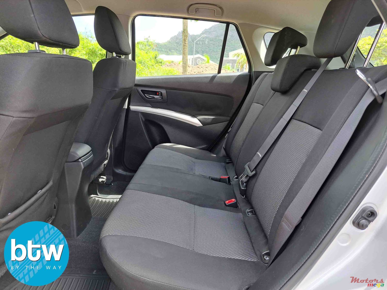 2016' Suzuki SX4 photo #4