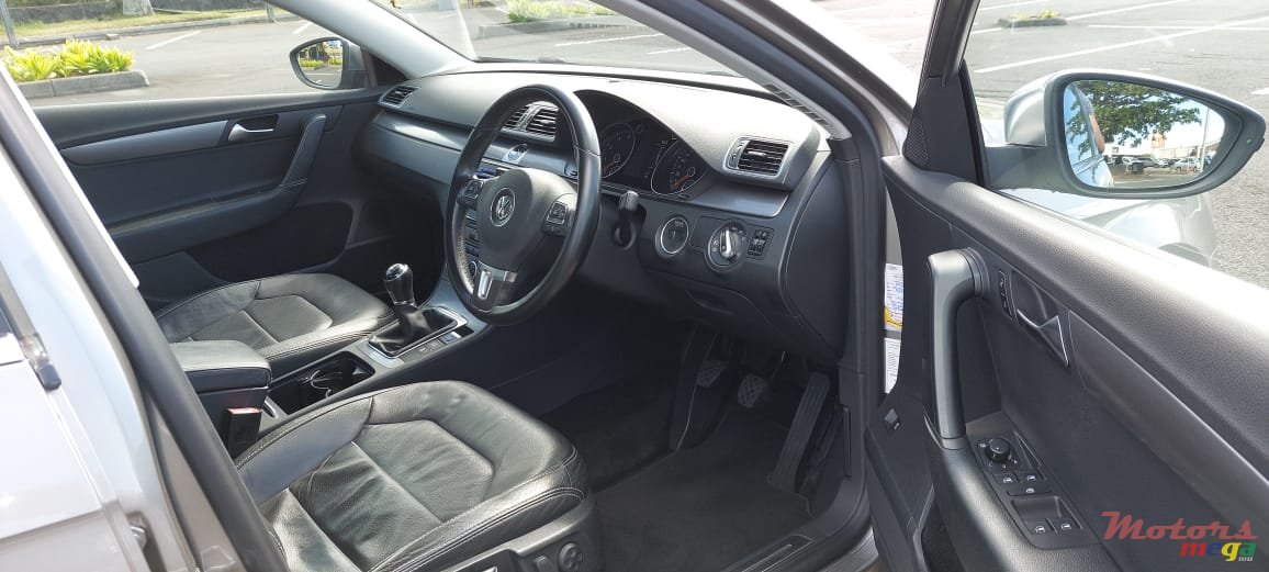 2013' Volkswagen Passat B7 photo #6