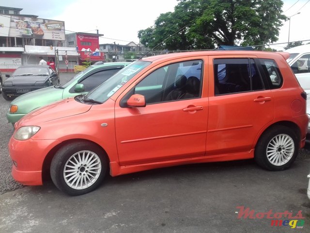 2004' Mazda 2 photo #2