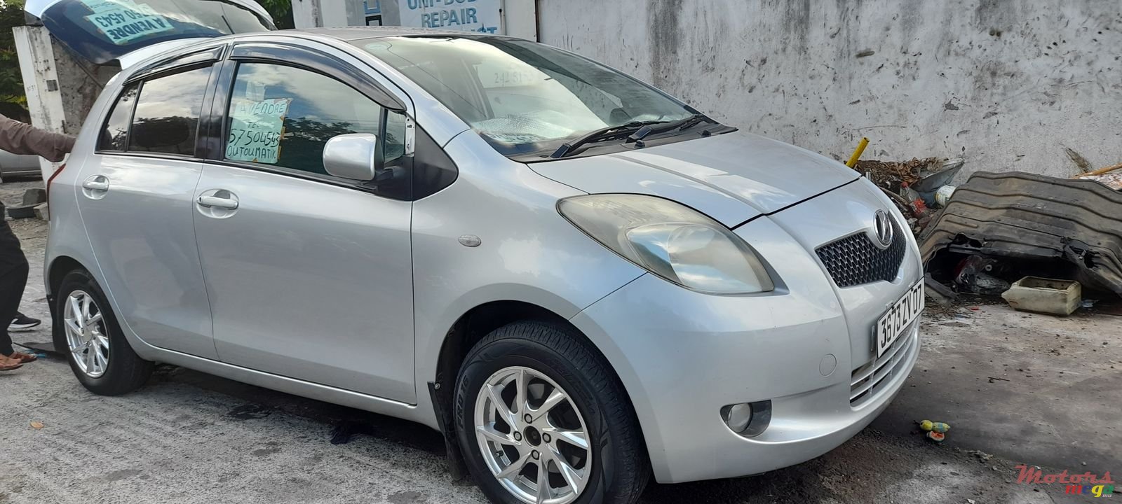 2007' Toyota Vitz Automatic photo #1