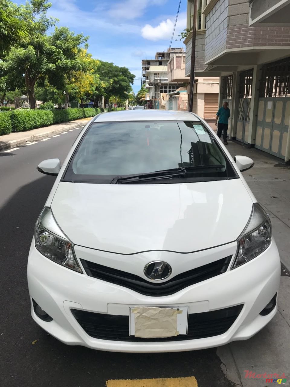 2012' Toyota Vitz photo #1