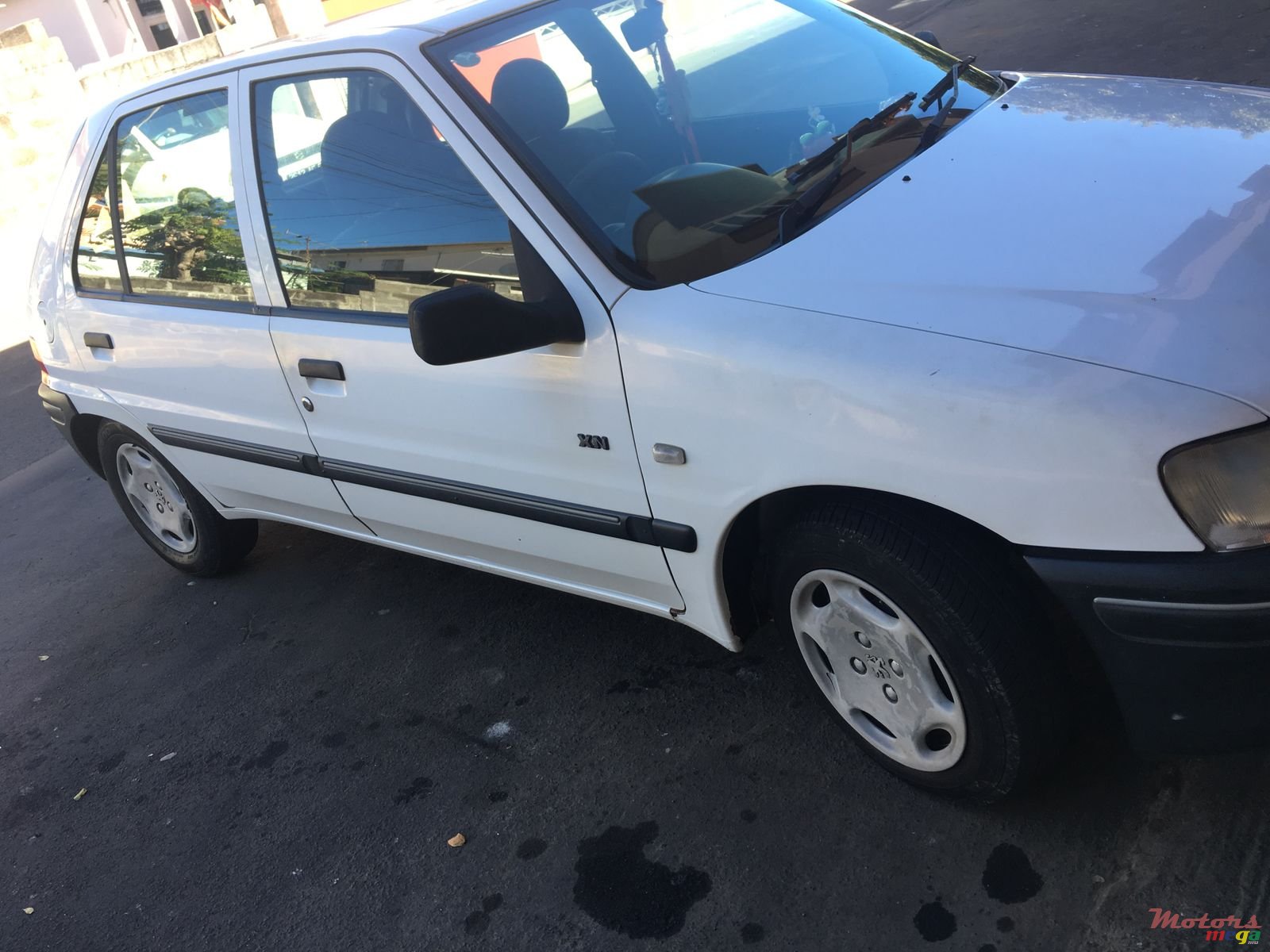 2001' Peugeot 106 photo #2