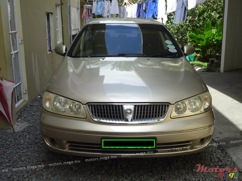 2003' Nissan Sunny photo #1