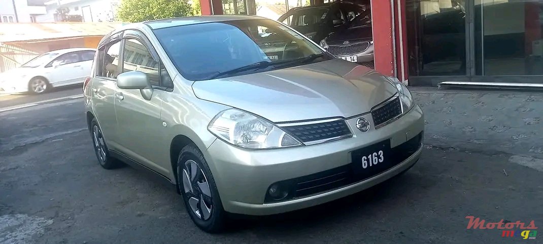 2007' Nissan Tiida photo #2