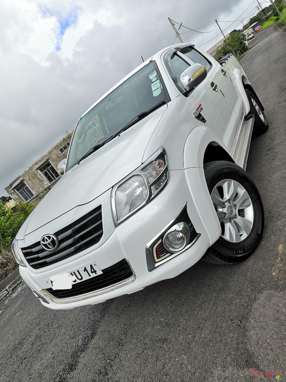 2014' Toyota Hilux 4x2 2.5 Turbo photo #1