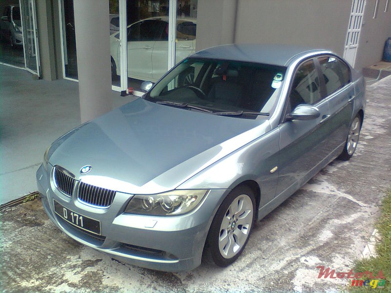 2005' BMW 320 photo #1