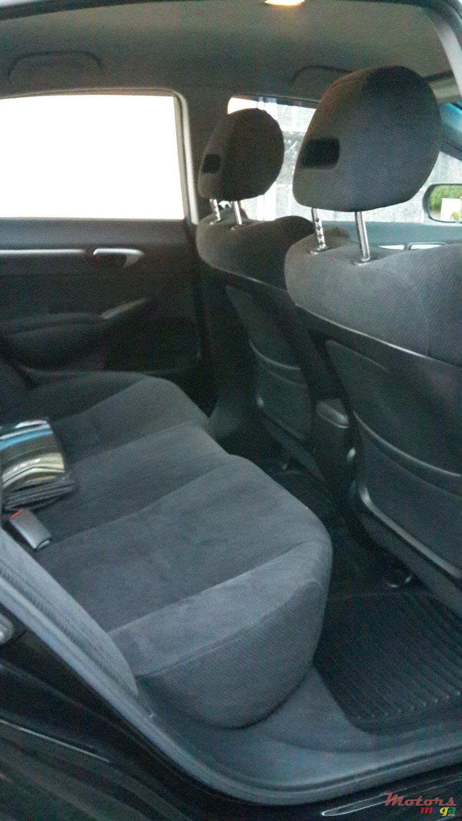 2011' Honda Civic Original photo #4