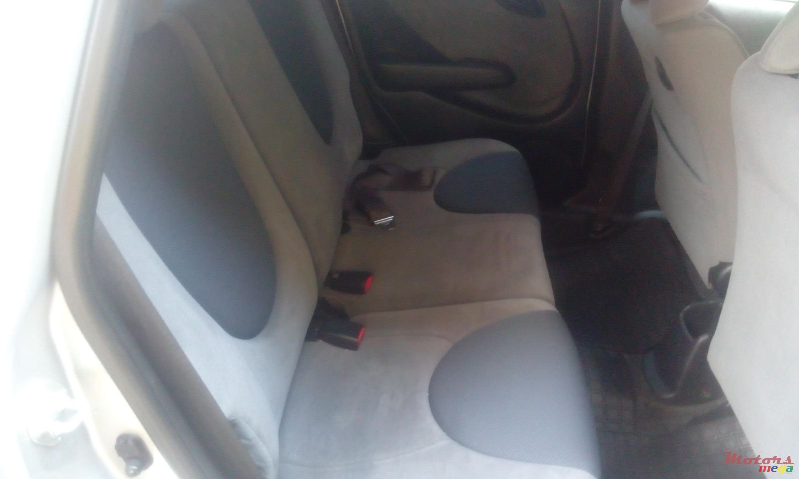 2006' Honda fit photo #3