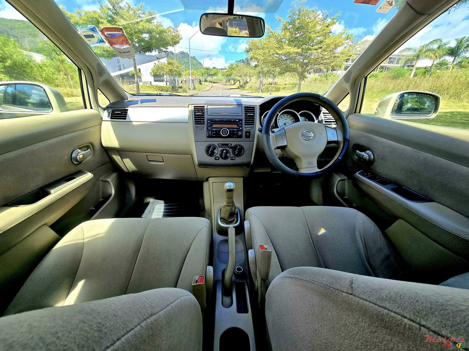 2009' Nissan Tiida photo #5