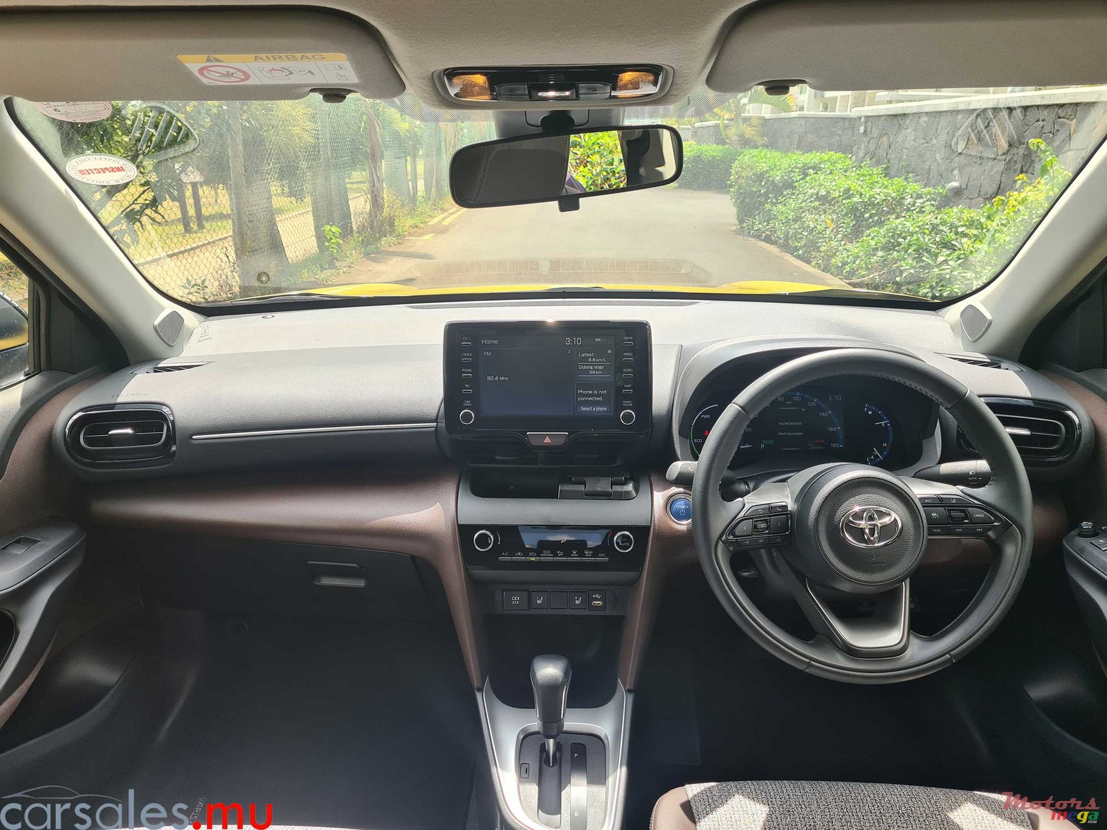 2022' Toyota Yaris Cross 1.5 Hybrid photo #5