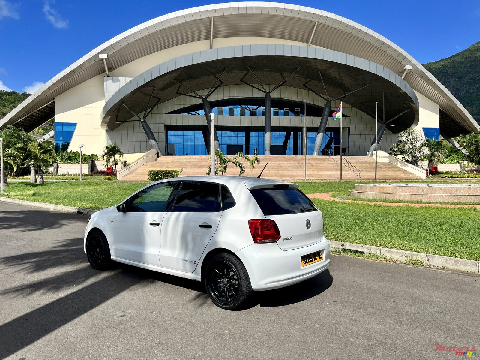 2012' Volkswagen photo #2