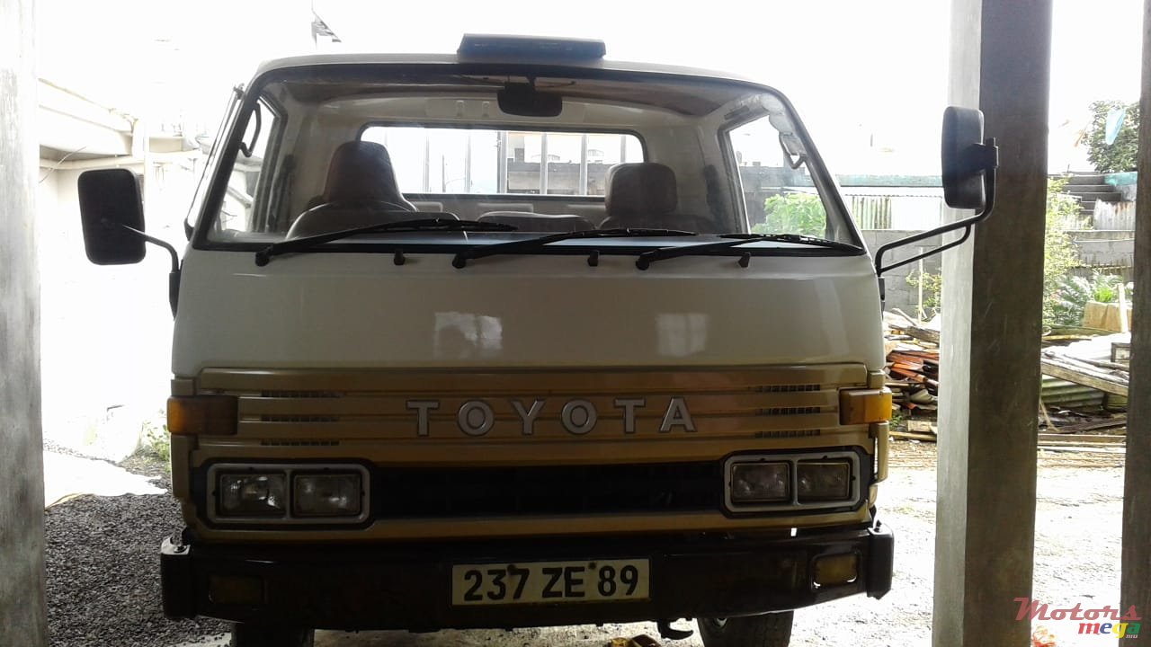 1989' Toyota dyna photo #1