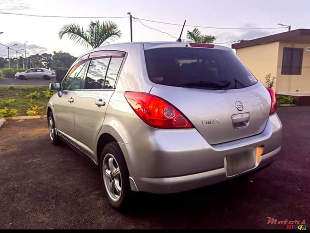 2005' Nissan Tiida photo #4
