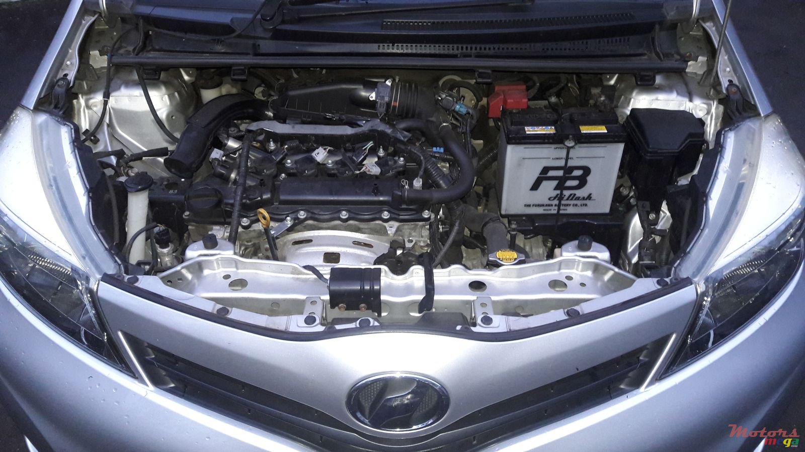 2011' Toyota Vitz photo #3