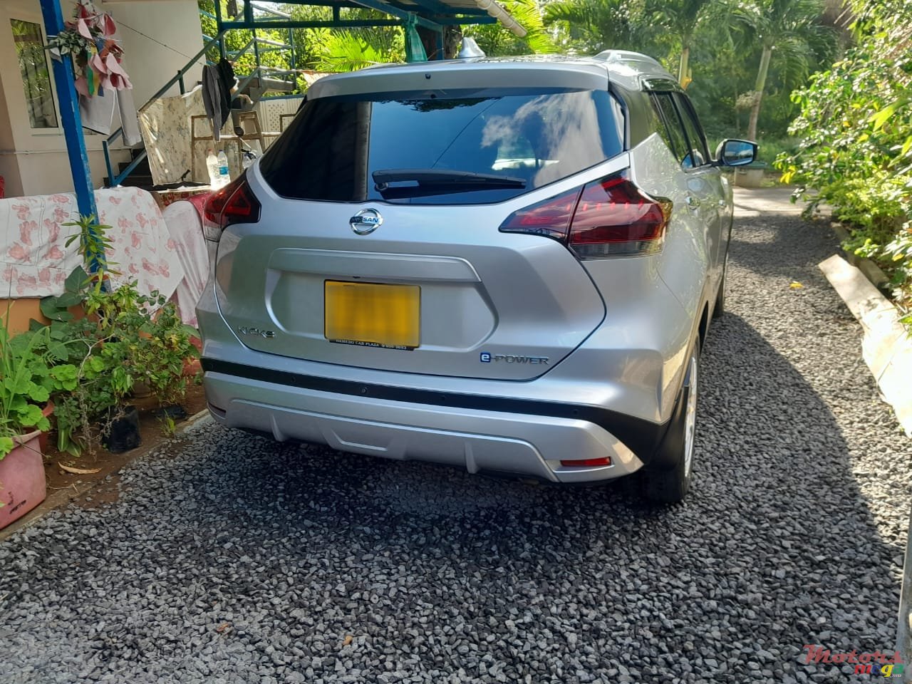 2021' Nissan photo #3