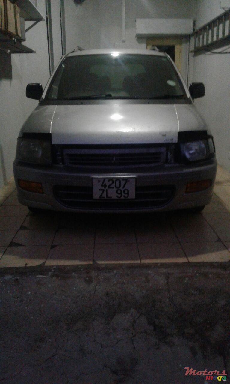 1999' Mitsubishi RVR Jeep photo #1