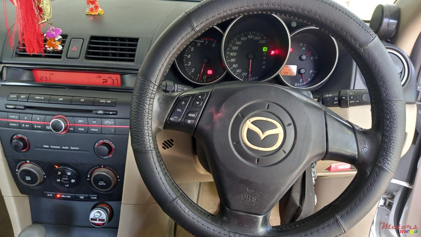 2004' Mazda 3 photo #4