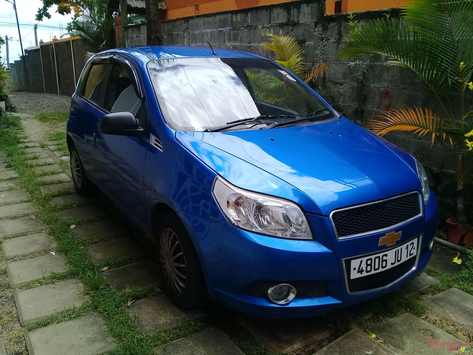 2012' Chevrolet Aveo photo #1