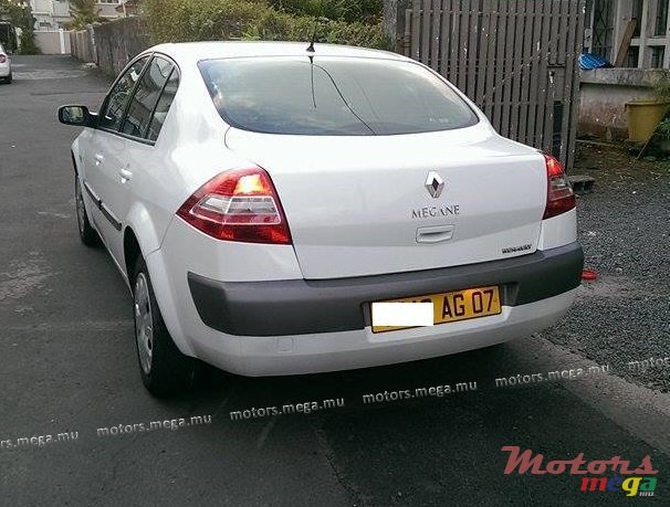 2007' Renault Megane photo #2