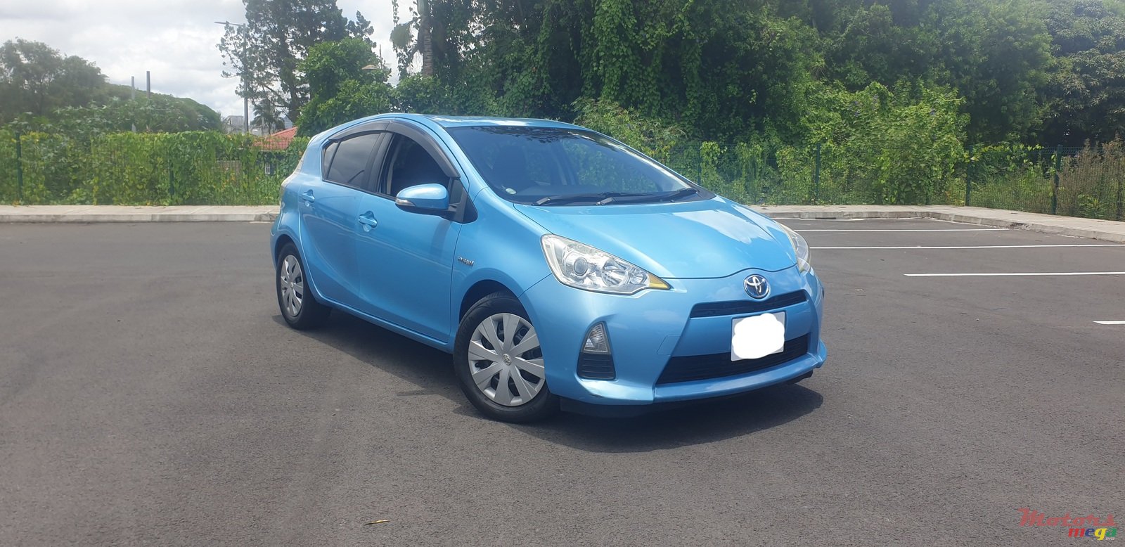 2014' Toyota Aqua photo #1