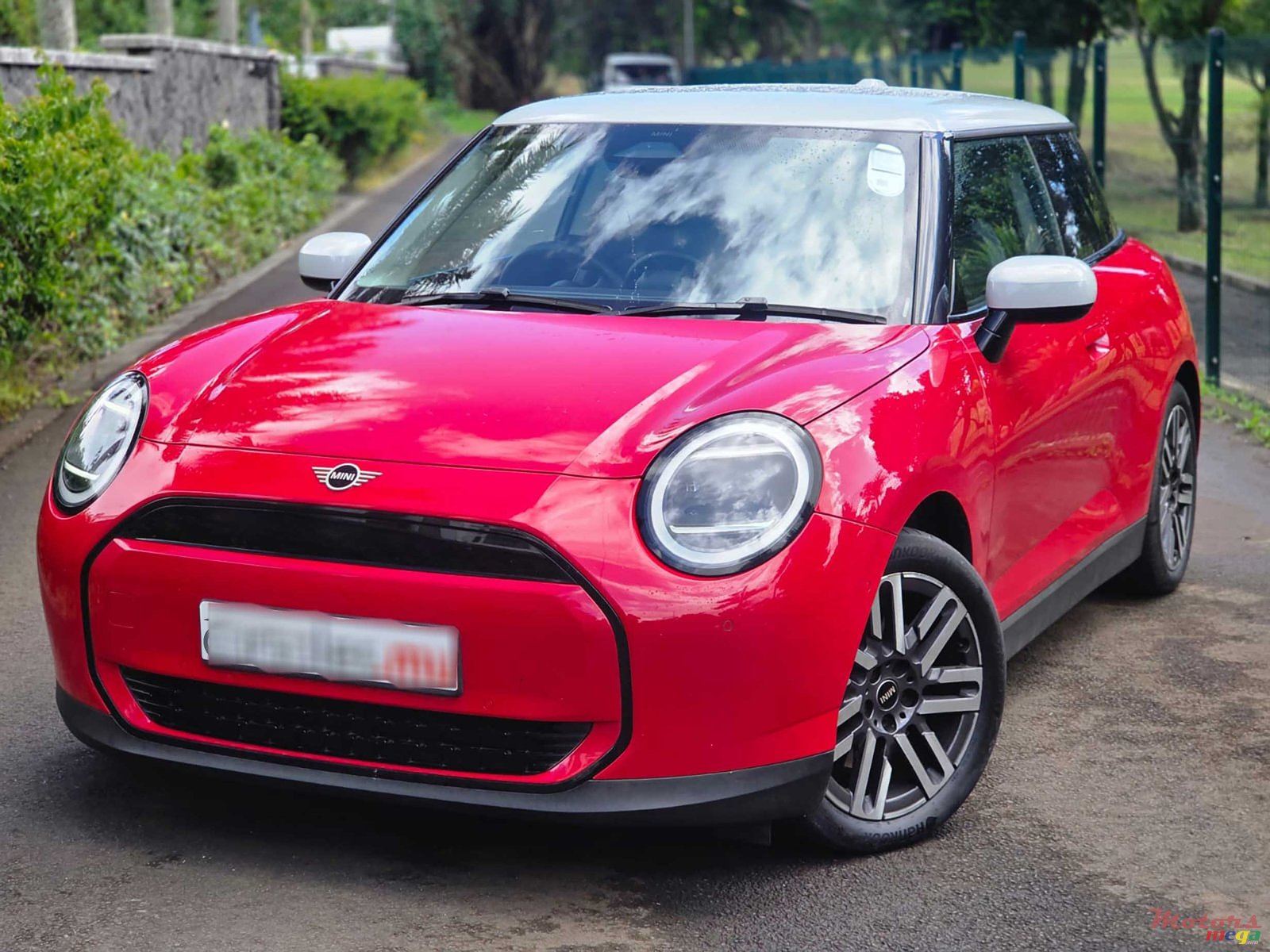 2025' MINI Cooper SE 135kW photo #1