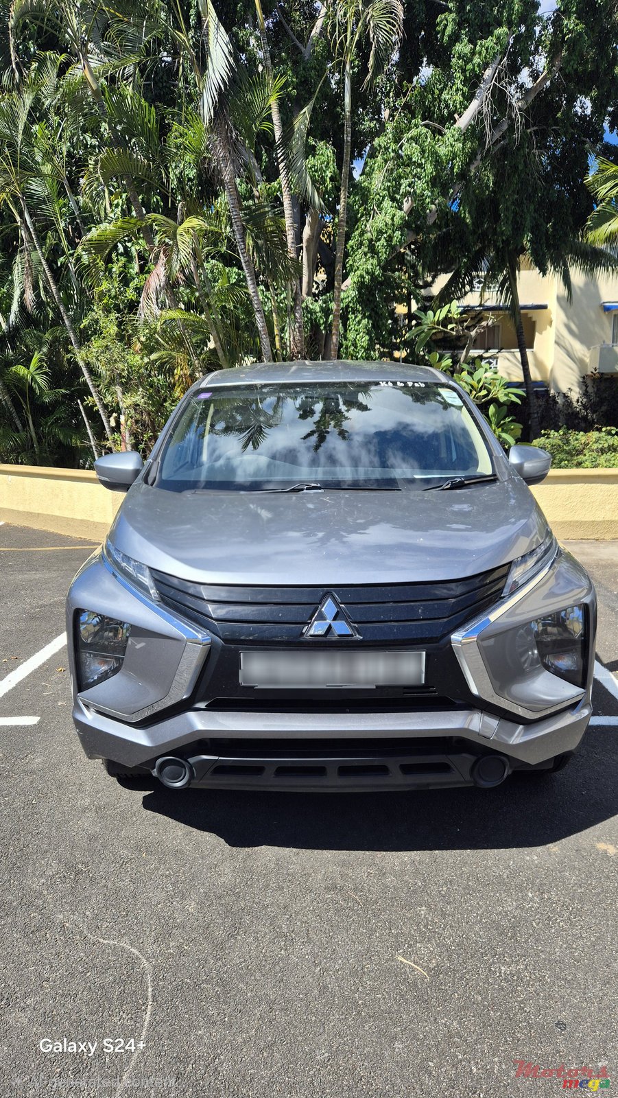 2020' Mitsubishi Xpander photo #2