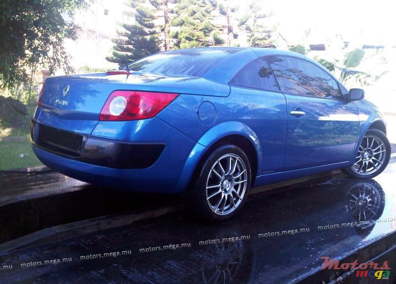 2006' Renault Megane Cabriolet Karmann Edition photo #6