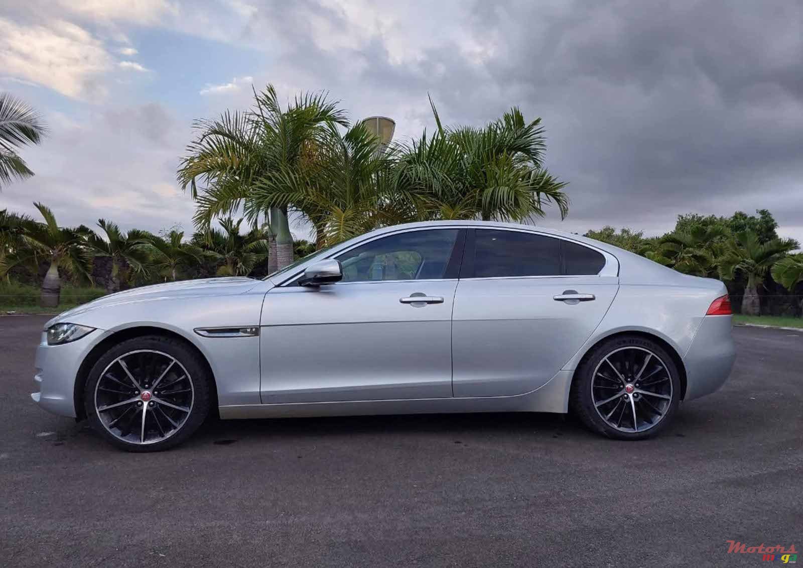 2017' Jaguar XE photo #1