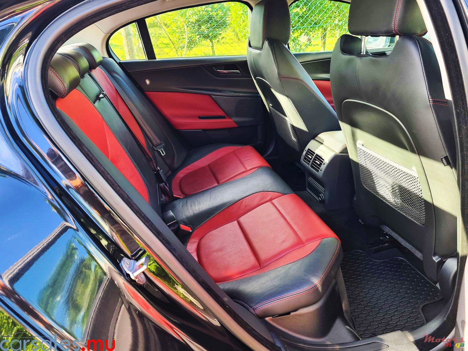 2016' Jaguar XE 25t R-Sport photo #5