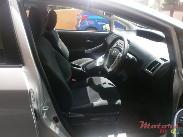 2013' Toyota Prius Plug-in Hybrid Hybrid photo #4