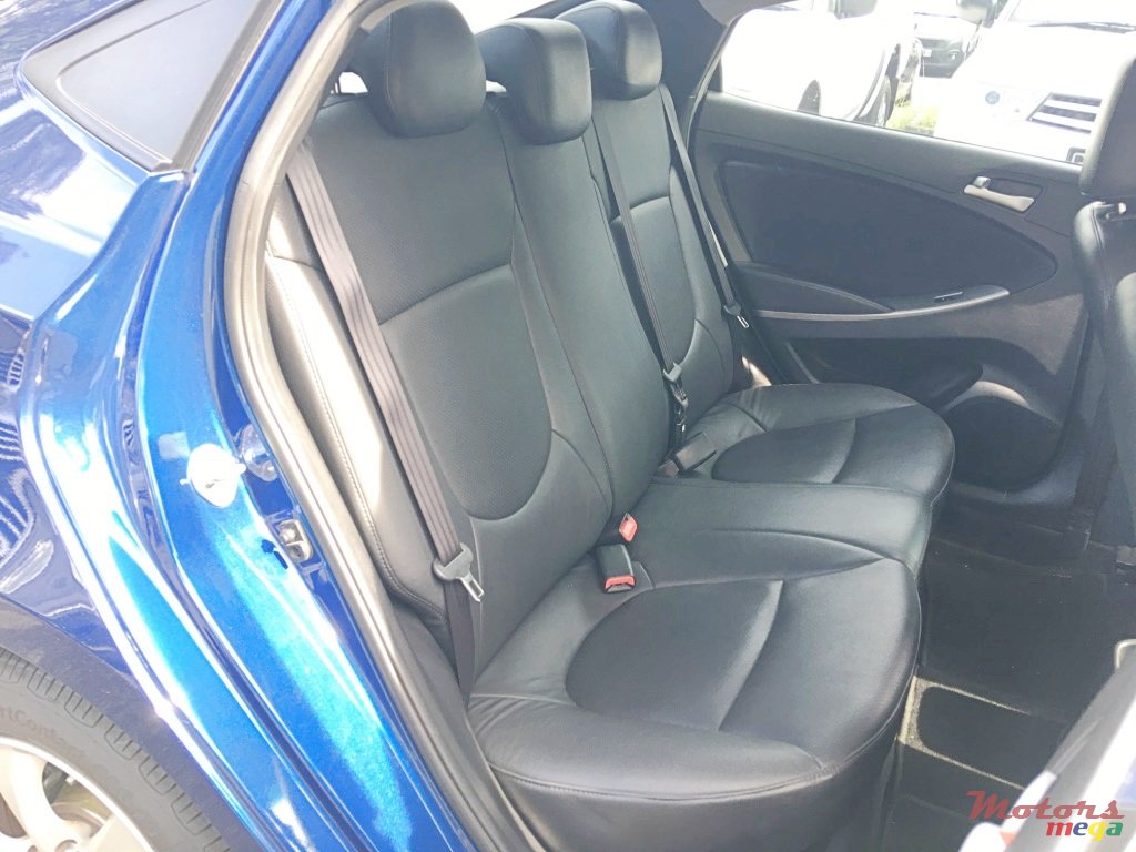 2015' Hyundai Accent photo #3