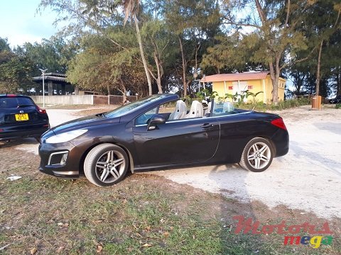 2012' Peugeot 308 photo #1