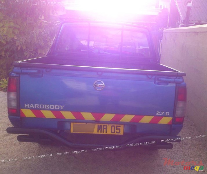 2005' Nissan Hardbody photo #2