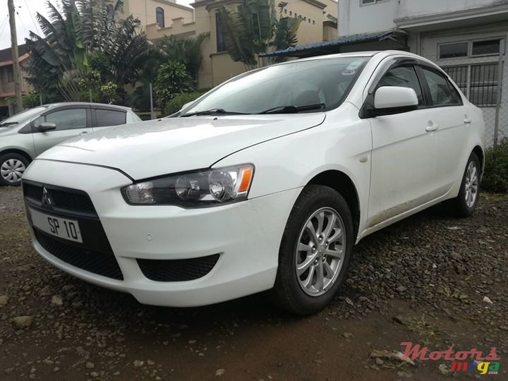 2010' Mitsubishi Lancer X EX photo #2