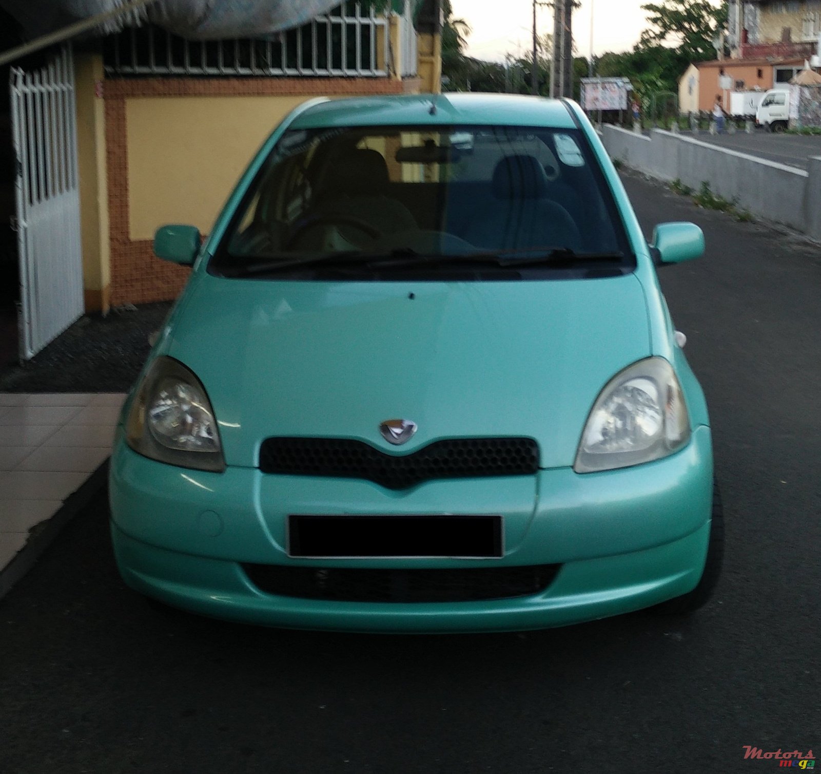 1999' Nissan photo #1