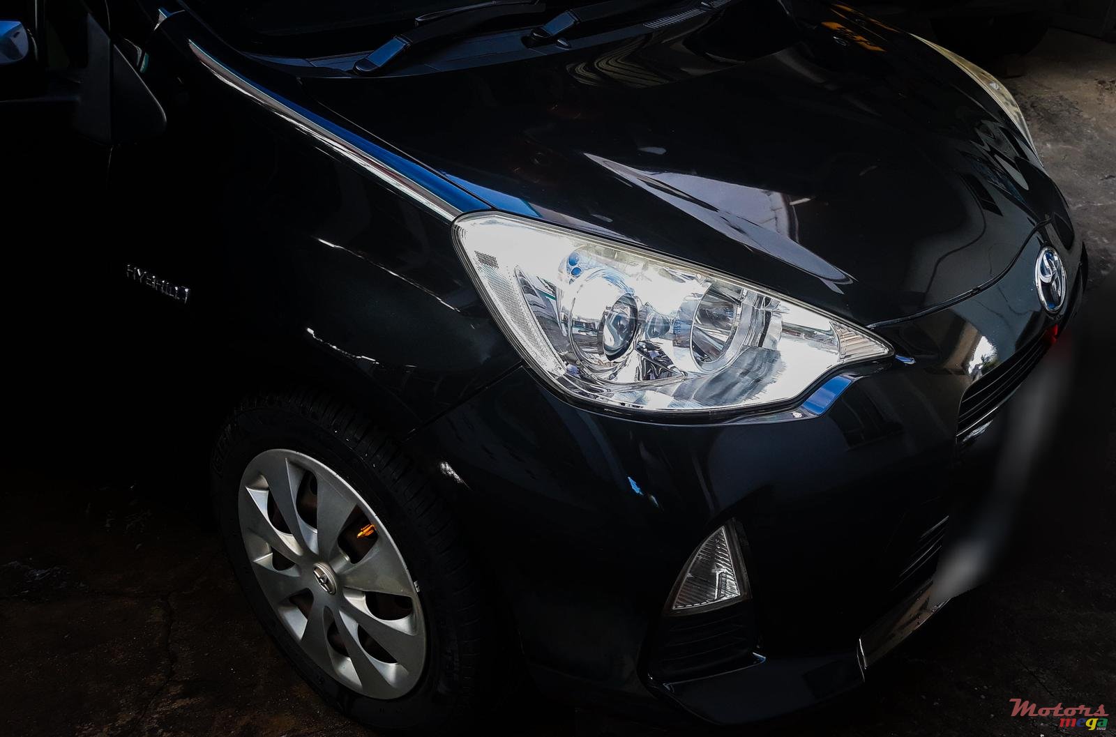 2014' Toyota Aqua photo #2