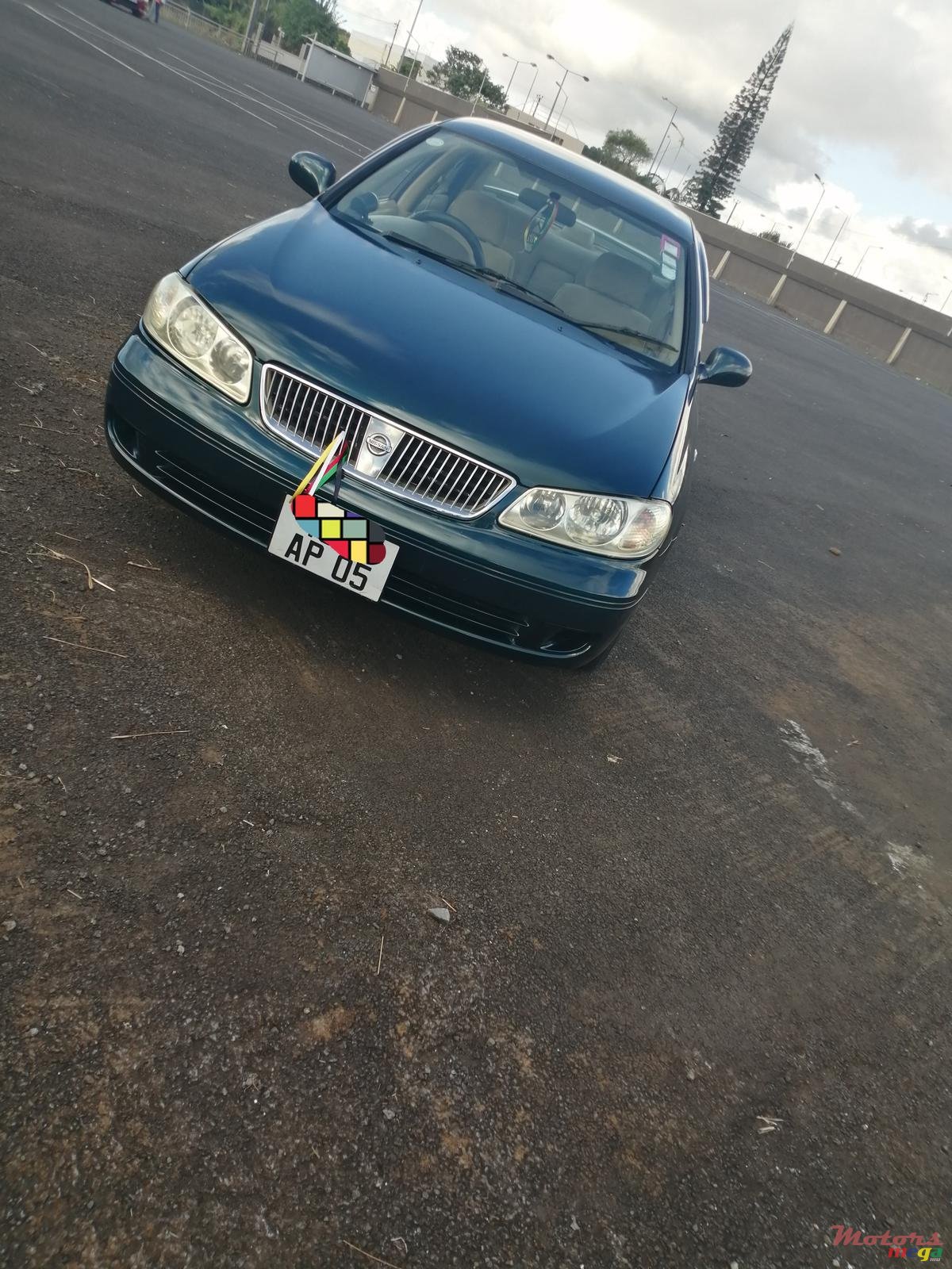 2005' Nissan Sunny photo #1