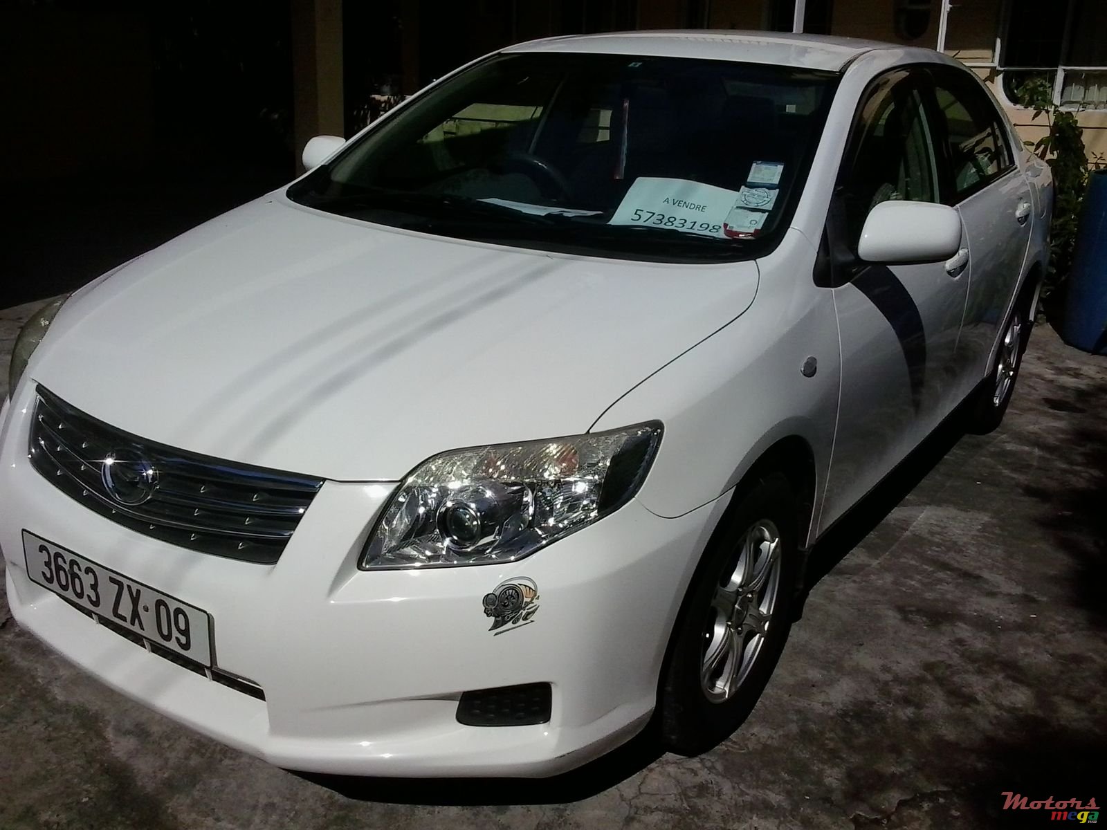 2009' Toyota Axio photo #3