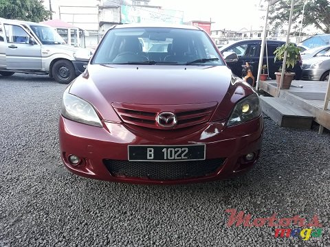 2004' Mazda 3 photo #2