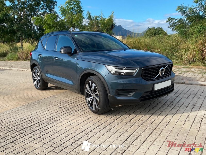 2022' Volvo XC40 RECHARGE photo #1