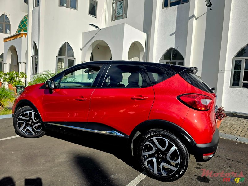 2015' Renault Captur photo #3