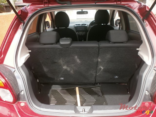 2012' Mitsubishi Mirage photo #5