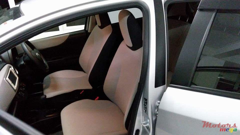 2013' Toyota Vitz photo #3