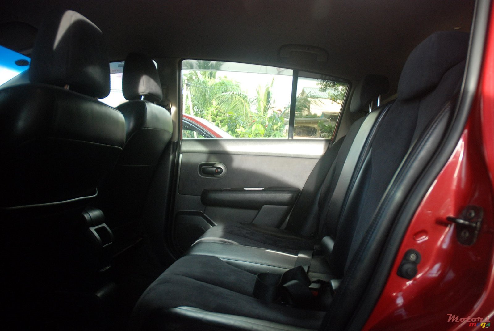 2005' Nissan Tiida photo #4