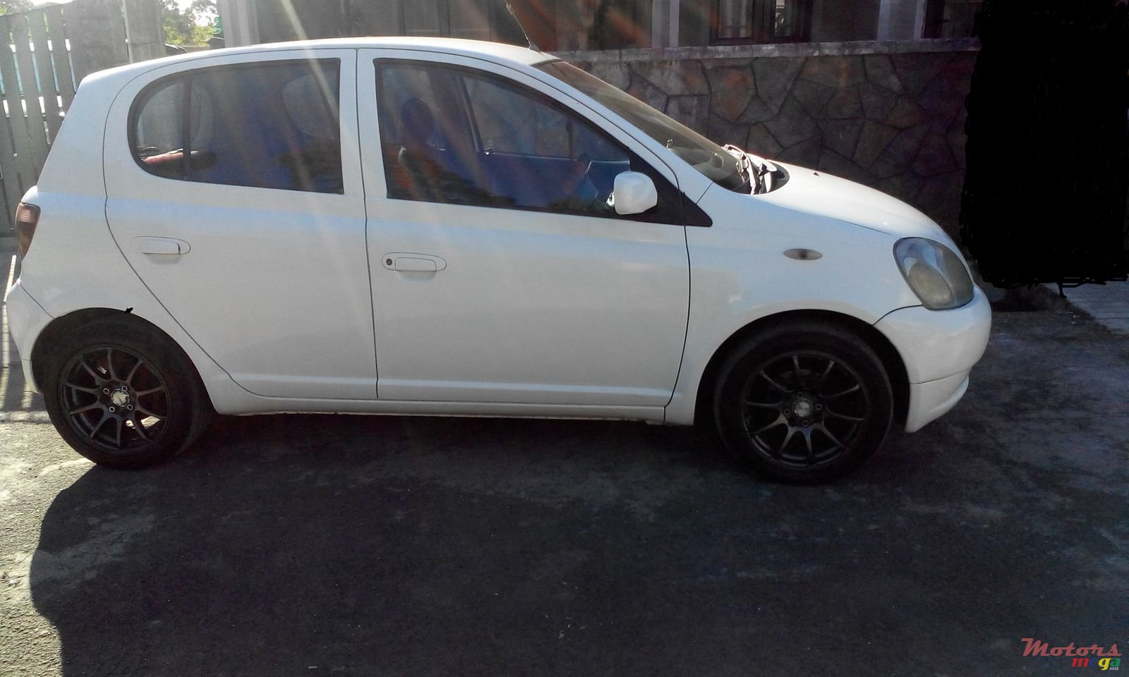2000' Toyota Vitz photo #1