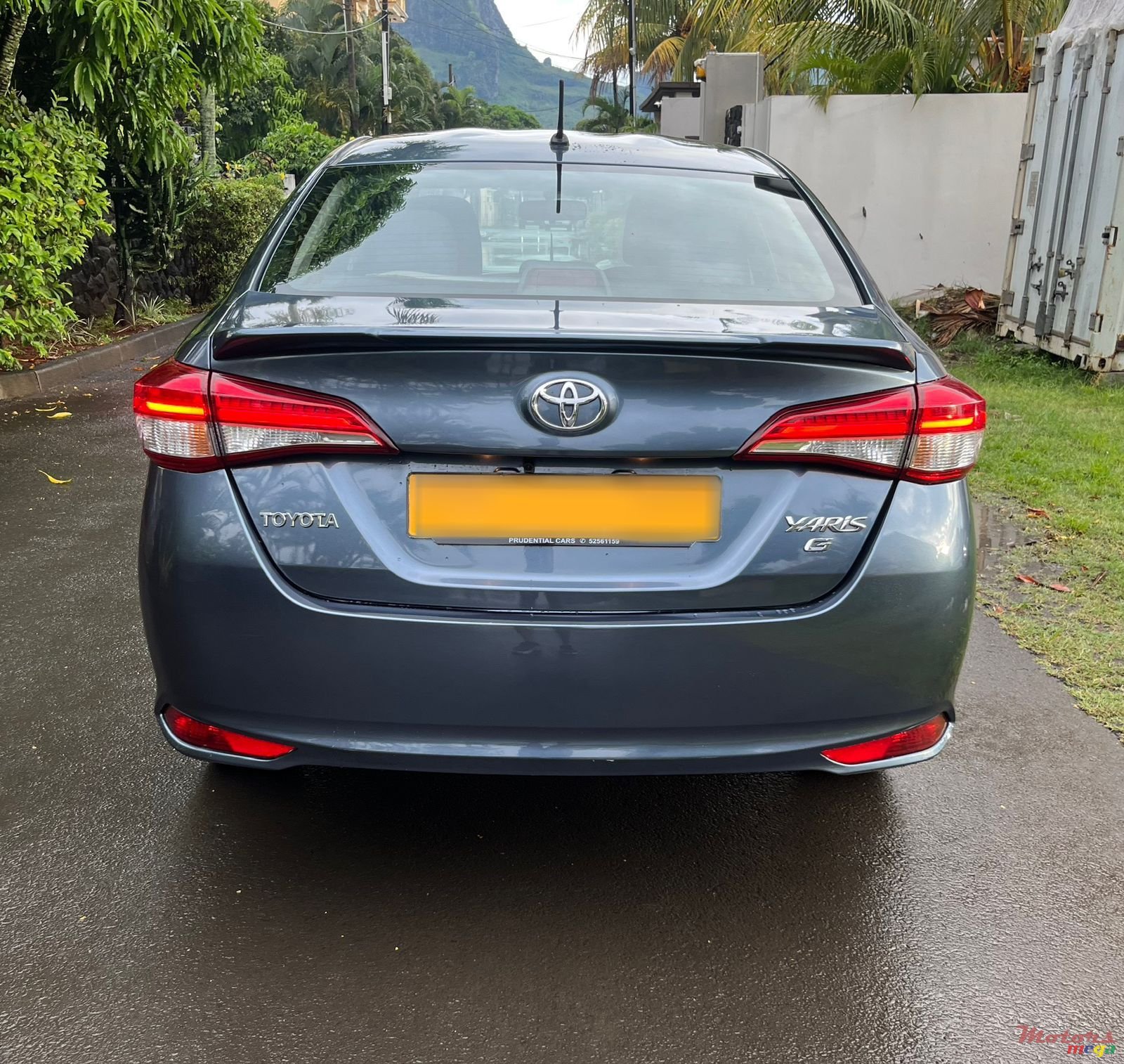 2019' Toyota Yaris photo #2