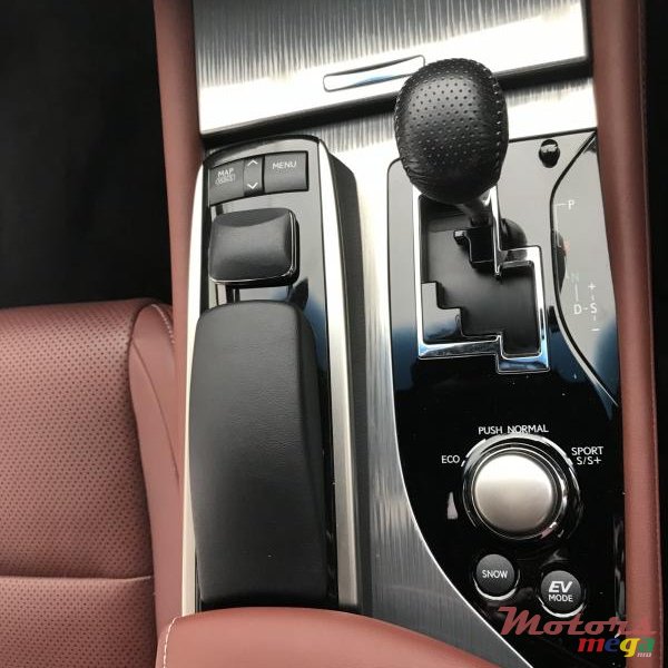 2012' Lexus GS 450h photo #2